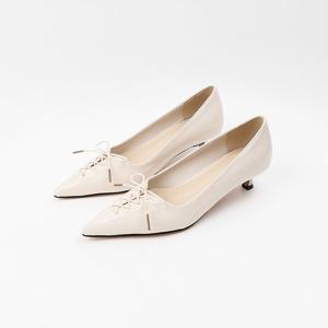 [신난다슈]여성 구두 펌프스 힐 4cm 스틸레토 레이스업 리본 정장 구두 ST251003 아이보리