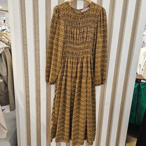 스테파니 HC11 잔꽃셔링원피스 a24so4302