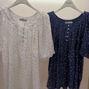 Destijl HC06 팔뚝품넉넉한 앞반오픈 잔꽃 라운드 반팔 셔링블라우스 D2531BL09