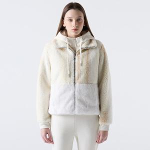 [데상트공식] 우먼스 시어링 힙 커버 자켓 SQ322SKT91