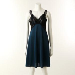 [와코루] 삼각컵 스타일의 레이시한 메인 풀슬립 제품 여성홈웨어 (WFSC253-BK)