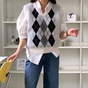 샵앤) 여성 V넥 아가일 레이어드 3컬러 니트 조끼 21DS-WVS-4896-차콜