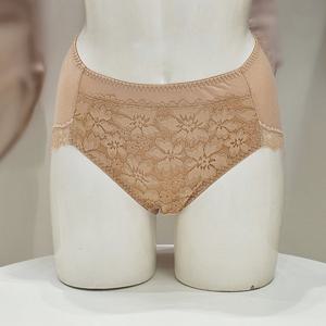 [트라이엄프] 맥시 노라인 면스판 레이스팬티 TEWBP814 BE