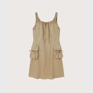 커버낫반바지 CQK CO2502OP74-BE 우먼 셔링 카고 슬리브리스 원피스 Beige