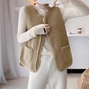 [단독특가][무드무드] 킹키 뽀글이 양털 베스트