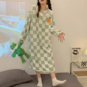 그린 캐럿 원피스 수면 잠옷 파자마