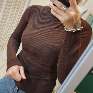 브라운목티 골지