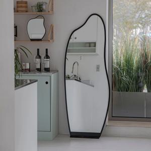 루아 원목 비정형 전신거울 블랙에디션 포토존 웨이브거울 현관거울 벽걸이전신거울