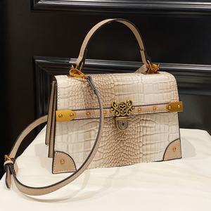 TEMU 스타일리시 여성 핸드백, 크로스바디 백, 숄더백, 스크래치 방지 내구성 PU 소재 사각 플랩백 - 쇼핑, 데이트, 외출 또는 출근용으로 적합. 미니멀한 레트로 카키 컬러의 세련된 악어 무늬 조절 가능한 스트랩