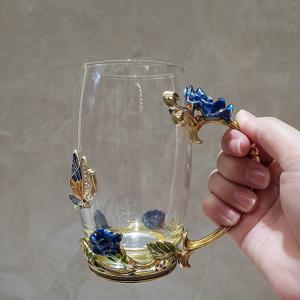 TEMU 1세트 재사용 가능한 나비 장미 에나멜 컵 티 컵과 스푼 세트, 투명 유리 커피 컵, 뜨거운 음료와 차가운 음료에 적합, 선물용