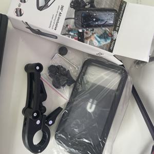 TEMU GMIJT 방수 방도둑 모터사이클 폰 홀더 [듀얼 진동 감쇠] [업그레이드 핸들바 클립] 아이폰 16/15/14 Pro Max 호환, 4.7-6.7인치 휴대폰용, 야외 테크 장비, 전기자전거 액세서리, 볼드 로고 디자인, 고강도 플라스틱, 강화 그립, 핸즈프리 홀더, 스마트폰 거치대, 출퇴근 및 스쿠터 사용자용