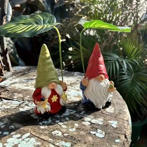 TEMU 2개 세트 정원 노움 조각상 - 실내외 장식용 레드 & 블루 모자, 잎 들고 있는 피규어, 파티오/추수감사절/요정 정원 소품, 전기 필요 없음, 내구성 강한 수지 제작, 요정 정원 액세서리, 독특한 디자인, 섬세한 공예