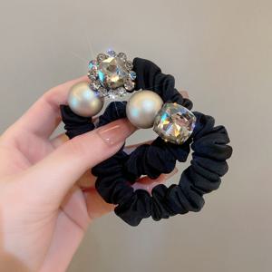 TEMU 2개 세트 반짝이는 크리스탈이 있는 글리터 헤어 타이 - 여성용 고탄력 샤이니 헤어 밴드, 우아한 포니테일 홀더, 일상 사용에 적합, 블랙 & 화이트, 업두, 포니테일 및 번 스타일링 액세서리, Y2K 스타일, 라인스톤 장식, 스트레치 타이, 여성용 헤어 액세서리, 개 머리용 헤어 타이, 강아지 헤어 클립, Y2K 스타일, 브루, 펑크 패션