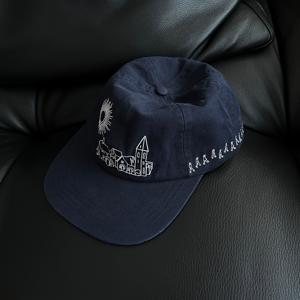 TEMU 여성용 핸드 자수 일본풍 베이스볼 캡 - 조절 가능한 플랫 브림 모자, 벚꽃 & 한자 디자인, 통기성 원사이즈, 캐주얼 & 포멀 일본 문화 액세서리 (네이비/베이지), 재미있는 자수 공예, 손세탁 또는 드라이클리닝, 캐주얼 복장 & 테마 이벤트에 완벽, 스타일리시하고 편안한 핏, 귀여운 가벼운 모자