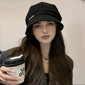 TEMU 여성용 넓은 챙 베레모 모자 - 가볍고 신축성 없는 비니, 우아한 곡선 챙, 사계절 데일리 & 포멀룩 - 브라운레드/, 여성용 다용도 헤드웨어, 시즌 패션 액세서리, 스타일리시한 헤드웨어, 패션을 즐기는 여성