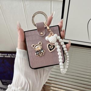 TEMU 삼성 Z FLIP7 폰 케이스, Z FLIP6 보호 커버 및 Z FLIP5 쉘을 위한 крок다일 패턴 하트 모양 곰 팔찌는 접이식 스크린에 적합합니다.