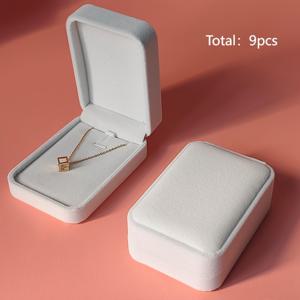TEMU 9pcs 라운지 엣지가 있는 고급 벨벳 보석 상자 - 목걸이, 팔찌, 패던트, 브로치용 우아한 흰색과 금색 디자인 - 결혼식, 약혼식, 기념일, 데이 선물에 이상적 - 선물 포장, 보석 디스플레이에 완벽 - 우아한 보석 상자 | 벨벳 안감, 보석 보관 상자