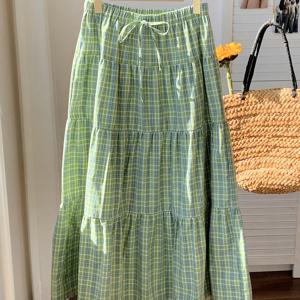 TEMU 여성용 우아한 녹색 깃털 미디 스커트, 프릴 하단과 드로스트링 허리 - 가벼운 폴리에스터, 봄/여름/가을에 완벽, 캐주얼에서 반공식 착용, 캐주얼 의상 | 프릴 하단 스커트 | 광택감