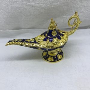 TEMU VISNFA 알라딘의 마법의 램프 장식품 - 네이비 블루 & 골드 플로럴 패턴 금속 테이블탑 데코, 할로윈·크리스마스·한우카·부활절용 고급 홈 인테리어 소품, 전기 불필요, 거실·침실·식탁을 위한 우아한 궁전 스타일, 팬 및 중동 디자인 애호가를 위한 이상적인 선물, 세밀한 공예, 휴일 장식