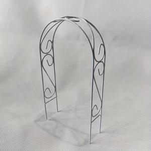 TEMU 1pc 유럽 미니어처 철 예술 정원 장식 - 녹색 잎과 이끼 액센트가 있는 러시아식 화이트 아치형 정원 스태크, 파티오, 발코니, 또는 정원 장식용 야외 꽃 배치, 정원 장식, 파티오 액센트 조각, 디자인, 내구성 있는 구조, 가정 정원가