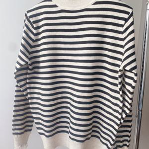 TEMU 여성용 우아한 미드 칼라 스웨터 - 고탄력 겨울 보온, 블랙 & 화이트 가로 줄무늬, 캐주얼부터 세미포멀까지, 기계세탁 가능, 다재다능한 가을 겨울 여성 스웨터