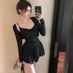 TEMU 여성용 한국 스타일 가을 겨울 캐주얼 시크 의상 - 베이지 긴팔 가디건, 스퀘어 넥 탑 & 플리츠 스커트 세트, 단색, 사계절 착용 가능, 캐주얼 복장 | 세련된 스타일 | 스퀘어 넥라인, 한국 패션, 스커트 및 탑 세트