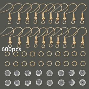 TEMU 600개 KC 골든 하이퍼센시티브 DIY 귀걸이 액세서리 세트, 100개 물고기 후크 귀걸이, 200개 투명 실리콘 귀 뒤, 300개 점프 링 포함, 보석 만들기, 귀걸이 후크, 발탄 귀걸이 뒤, 열린 점프 링, 펜던트 목걸이 커넥터, 귀걸이 귀 드롭 닫힌 원, 기타 액세서리 재료에 적합합니다.