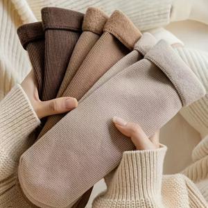 TEMU 여성용 보온 겨울 중간 길이 플러시 양말 3켤레 - 부드러운 쿠션 밑창과 발가락이 있는 두꺼운 따뜻한 단색 플로어 삭스, 포근한 브라운레드/, 및 추운 날씨용 세탁기 사용 가능, 겨울 양말, 추운 날씨용, 플러시 질감 양말