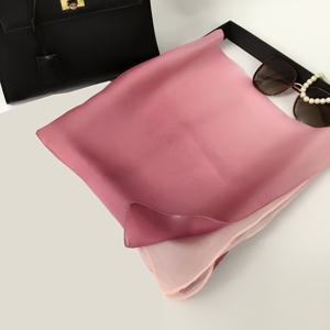 TEMU 여성용 25.59인치 대형 100% 뽕나무 실크 스카프 - 옴브레 핑크에서 라벤더/퍼플 그라데이션, 가볍고 통기성 좋은 숄 & 넥 랩, 파티 웨딩 여행용 부드럽고 우아한 스퀘어 스카프, 럭셔리 헤어 & 페이스 액세서리