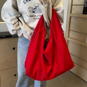 TEMU 여성을 위한 일본풍 패션 캐주얼 토트백, 2025년 새로운 트렌디한 다용도 대용량 아랫팔 가방, 통근 및 어깨 수납에 이상적, 단색, 고정 어깨 스트랩, 지퍼 잠금, 폴리에스터 라인