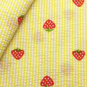 TEMU 50x150cm(19.68x59인치) 딸기 프린트 폴리에스터 원단 - 생동감 넘치는 줄무늬 & 기분 좋은 딸기 디자인, DIY 공예용 내구성 있는 미리 자른 패브릭, 퀼팅, 베개 만들기, 선물 포장, 홈 데코