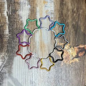 TEMU 9개 별 모양 물병 & 가방 후크 - 내구성 강한 금속 키체인 클립, 안전 잠금 기능, 캠핑, 하이킹, 백패킹 장비 정리용, 색상 옵션, 스타일리시 액세서리, 고품질 하드웨어, 잠금 캐러바인어, 시커스