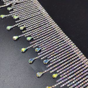 TEMU 1야드 태슬 유리 물방울 라인스톤 체인 프린지 댄싱 드레스 반짝이 트리밍 안경 장갑 웨딩 액세서리, 댄스 의상 액센트,신부 장식품,우아한 태슬 트림,라인스톤 프린지,섬세한 체인 트림,화려한 트리밍,장식용 프린지,신부들,댄서들