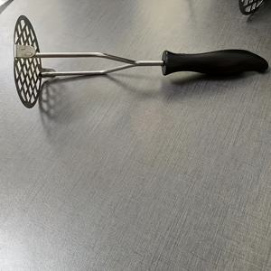 TEMU 1개 헤비듀티 감자 으깨기, 고구마 압착기 & 마늘 프레스 - 한 손으로 간편 조작 가능한 스테인리스 주방 도구, 부드러운 매시드 포테이토 및 마늘용, 쉬운 세척 디자인, 가정 및 상업용 주방, 인체공학적 설계, 견고한 구조, 컴팩트 크기의 내구성 있는 주방용품, 효율적인 음식 준비, 요리 애호가를 위한 주방 액세서리