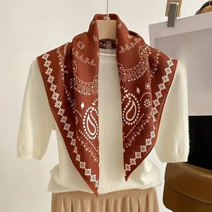 TEMU 여성용 빈티지 꽃무늬 스카프 - 100% 폴리에스터, 스트레치되지 않음, 따뜻하고 , 캐주얼한 외출용 장식 액세서리, 손세탁 가능, 녹색에 흰색과 노란색 꽃무늬 디자인, 세련된 넥웨어 | 꽃무늬 패턴 스카프 | 폴리에스터 원단, 스카프