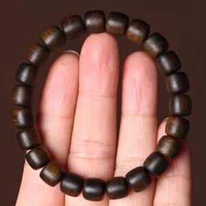 TEMU 브루나이 산달우드 천연 야생 오래된 소재 비즈 팔찌, 0.8cm*23구슬, 목제 향기로운 주얼리, 남녀 공용, 풍부한 향기, 아름다운 패턴, 선명한 질감, 완벽한 착용 효과, 평화와 행운을 상징하며 기를 진정시키고 유동성을 촉진, 친구·커플·가족에게 이상적인 선물