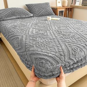 TEMU 꽃무늬가 있는 고급스럽고 우아한 유럽 스타일 벨벳 침대 커버, 방진 및 보온 기능, 컷 플라워 기술로 제작된 사계절용, 세탁기 사용 가능, 침실 및 호텔룸에 적합한 휴일 선물|이불