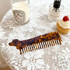 TEMU 닥스훈트 헤어 빗 - 귀여운 위너 독 디자인, 넓은 이빨 빗질용 빗, 부드러운 털에 안전한 가벼운 플라스틱 소재 - 반려견 애호가를 위한 선물, 생일 선물, 강아지 그루밍 액세서리 - 유럽 스페셜 시리즈, 기발한 디자인, 매끄러운 마감