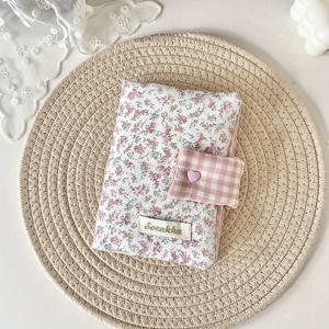 TEMU 1개 빈티지 플로럴 또는 깅엄 파스텔 노트북, 러플 엣지 - 부드러운 패브릭 느낌의 커버, 파스텔 컬러 (핑크, 블루, 화이트, 베이지) - 컴팩트 포켓 플래너 저널, 불릿 저널링, 스케치, 선물용 - 하트 라벨 & 리본 장식이 있는 스토리지 오거나이저 - 일상 사용을 위한 휴대용 포켓북, 날짜 없는 줄 무늬 페이지, 노트 정리에 이상적|북커버