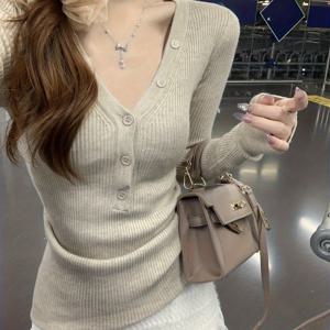 TEMU 여성용 우아한 V넥 긴팔 스웨터 - 부드럽고 신축성 있는 버튼 앞면 탑, 시크한 오피스 & 데일리 스웨터 (가을/겨울), 오피스, 파티, 캐주얼 의상 - 여성 의류 필수품, 스웨터, 파티 복장, V넥 디자인, 고탄성 원단, 시크한 오피스 & 데일리 스웨터