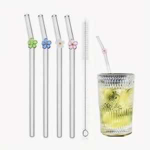 TEMU 4개 빨대, 1개 브러시 - 귀여운 컬러풀 플로럴 디자인의 재사용 가능한 유리 빨대. 내열성 및 식기세척기 사용 가능. 스무디, 밀크쉐이크, 주스, 차 등 음료에 적합. 완벽한 크리스마스 선물