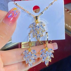 TEMU 14K 금 도금 고급 주얼리 세트, 3PCS 구리 잎 디자인 목걸이 및 귀걸이 콤보, 데일리 웨어 합성 지르코니아 스터드 잎 귀걸이, 구리 귀 바늘이 있는 우아한 디자인