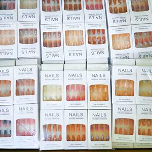 TEMU 72개/3박스, 랜덤 스타일 조합 세트, 발레 모양 프레스온 네일, 다양한 스타일 선택 가능, 데일리 웨어에 적합, 재사용 가능한 프레스온 네일, 풀 커버리지 인조 네일, 젤리 글루 72개와 소형 버핑 스틱 3개 포함