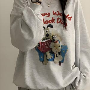 TEMU 여성용 Y2K 한국식 북 테마 오버사이즈 스웨트셔츠 - 해피 워드 북 데이 & 강아지 프린트, 회색 루즈핏 스웨터, 책 애호가를 위한 포근한 가을 겨울 캐주얼 스웨터 (흰색 베이스에 빨간 글자)