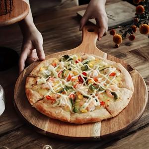 TEMU 1개 대형 핸들 피자 보드 - 내구성 강한 천연 목재 피자 접시, 베이킹 및 파티용 우아한 서빙 트레이 - 피자, 샐러드, 치즈, 과일에 완벽 - 주방 필수품 & 홈쿡과 셰프를 위한 휴일 선물, 러스틱 주방용품, 견고한 구조, 매끄러운 질감, 크리스마스와 추수감사절에 딱 맞는 주방 액세서리