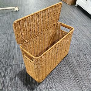 TEMU 1개 현대적 짠 플라스틱 보관함 뚜껑 포함 - 홈, 기숙사, 소파 옆면용 다목적 정리함, 벽 모서리 및 거실 공간을 위한 좁고 높은 디자인의 컨템포러리 컬리지 스타일 선반 바구니, 장식적인 보관 상자, 기숙사 필수품, 라탄 느낌, 세련된 직사각형 형태