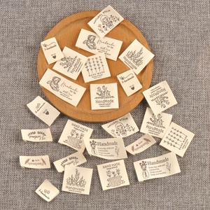 TEMU 빈티지 베이지 패브릭 라벨 50개 - 2.5~5cm 꽃과 허브 패턴, 손바느질/다림질 DIY 태그 - 의류, 가방, 모자, 스카프, 패브릭 액세서리용 - 블랙 컷아웃 패턴, 접착제 불필요, 재킷, 드레스, 퀼팅, 재봉용 라벨 - 식물과 꽃 디자인 포함, 바느질 패치