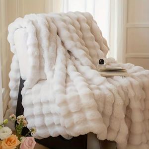TEMU 1pc 이중층 담요, 인공 토끼 모피 재질, 부드럽고 편안하며 미세한 부드러움, 밀도 높은 플러시, 두꺼운 따뜻한 고가의 직물, 소파, 낮잠 시간, 사용할 수 있으며 침실에서 침구로 사용할 수 있습니다 (베개는 포함되지 않음)|이불|소파|쇼파침대