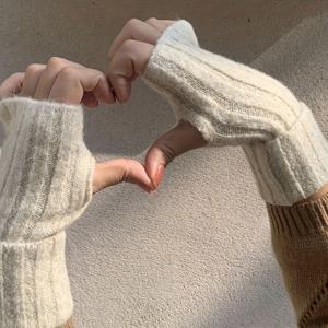 TEMU 여성 패션 핑거리스 장갑, 폴리에스터 니트 암 워머, 단색 탄성 커프, 외출용 글로브 쓰기 - 손세탁 또는 드라이클리닝 가능 - 원사 염색 장인 정신