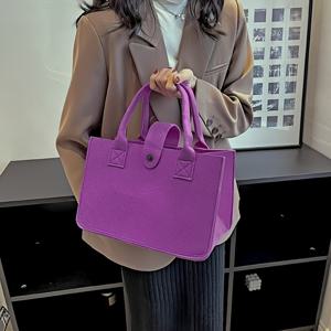 TEMU 8색 대용량 여성 펠트 토트백, 쇼핑백, 선물 가방, 패셔너블 인스타일, 가볍고 내구성 있는 스냅 클로저 디자인, 학생, 출퇴근, 야외, 기숙사에 적합, 이상적인 휴일 선물, 프로젝트 쇼핑백, 쇼핑백, 폴리에틸렌 백, 손잡이 있는 폴리에틸렌 백, 광고용 백, 선물 가방, 포장 백, 손잡이 있는 백